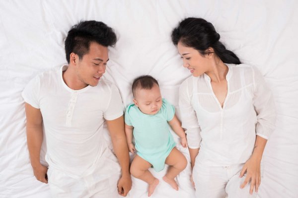 Cẩm nang 300 câu hỏi của bố mẹ trẻ
